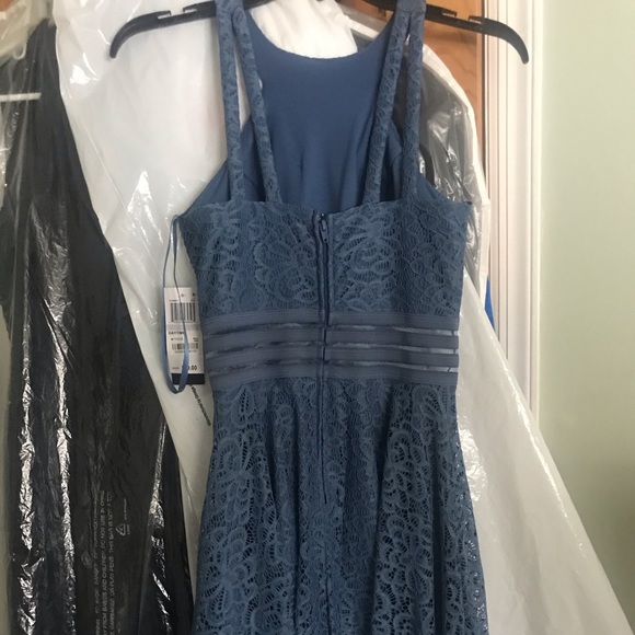 Light blue lace dress - Picture 3 of 5